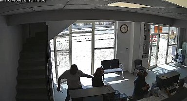 Kendisine ilaç alan eşini eczanede bıçakladı