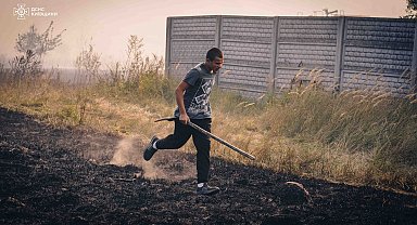 Kiev bölgesinde çalı yangını: Ekipler bir köyü harap olmaktan kurtardı