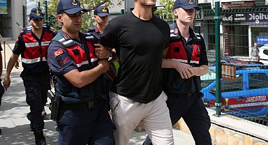 Kiraladığı otomobile zarar veren arkadaşını öldüren şüpheli adliyede