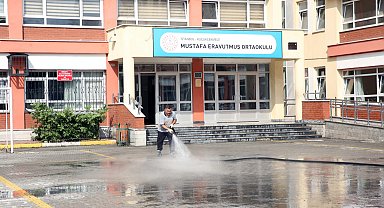 Küçükçekmece'de okullardaki bakım ve onarım çalışmaları devam ediyor