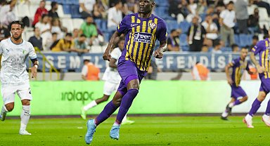 Mame Thiam: Arda Turan, çok büyük bir futbolcuydu ve çok büyük bir kariyere sahipti