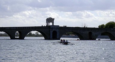Meriç Nehri'nde Balkan Kürek Şampiyonası başladı