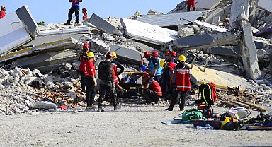 Mersin'de 7.0 büyüklüğündeki deprem tatbikatında 1500 personel görev aldı