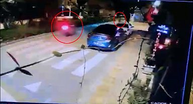 Motosikletin çarptığı kadın yaralandı; kaza anı kamerada