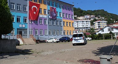 Okul bahçesinde öğretmenin kullandığı otomobilin çarptığı 7 yaşındaki Miray öldü