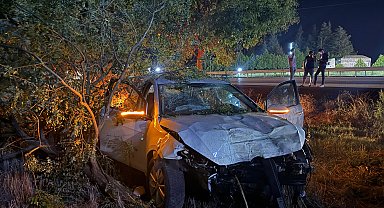 Otomobiller çarpıştı; 2 kardeş öldü, 3 yaralı