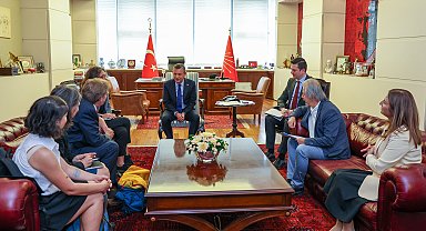 Özgür Özel, İnsan Hakları İzleme Örgütü Direktörü Williamson'u kabul etti