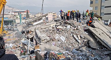 Palmiye Sitesi için 'Fay hattına denk gelmiş' diyen müteahhidin 5 binası daha yıkılmış