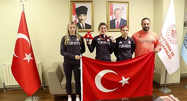 Paralimpik Oyunları'nda mücadele eden özel sporcular, Samsun'a döndü