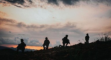 PKK'lı 2 terörist, Habur'daki Hudut Karakoluna teslim oldu