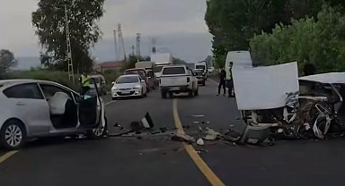 Sakarya'da 2 otomobil çarpıştı: 1 ölü, 1 yaralı