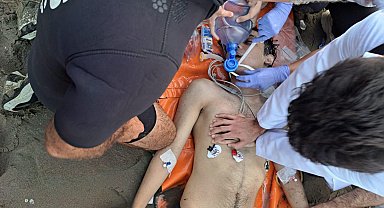 Samsun'da 5 kişilik aile boğulma tehlikesi geçirdi