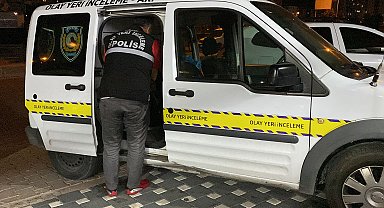 Satış ofisine yapılan silahlı saldırıda 15 yaşında genç yaralandı