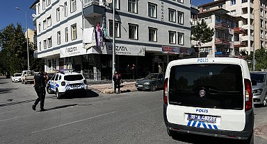 Tartıştığı komşusunu bıçakla yaraladı