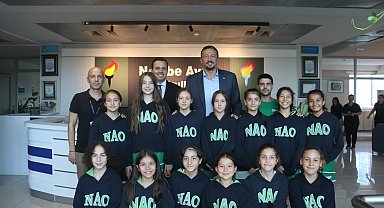 TBF Başkanı Hidayet Türkoğlu, Nesibe Aydın Kulübü'nü ziyaret etti