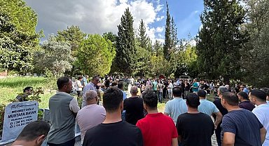 TIR ile çarpışan servis minibüsünde ölen 4 kişi toprağa verildi