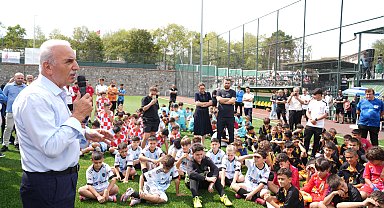 Ümraniye'de 'Minik Kramponlar Futbol Turnuvası' düzenlendi