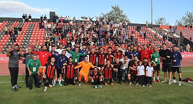 Uşakspor kupada parladı