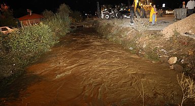 Van'da sağanak sele neden oldu