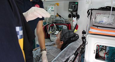 Yangında mahsur kalan 6 kişiyi itfaiye kurtardı