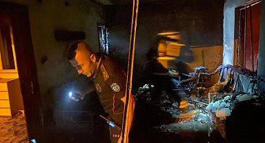 'Kız kaçırma' meselesi nedeniyle husumetli olduğu kişinin evini yaktı