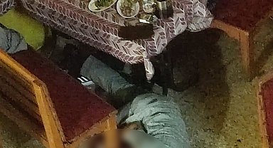 Alkollü eğlence mekanında görüştüğü kadını tabancayla öldürüp, kendini de vurdu