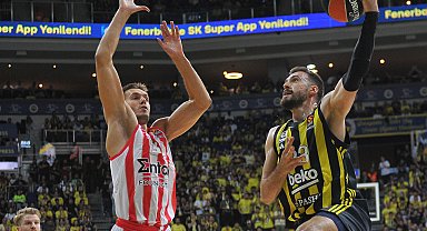 Anadolu Efes ile Fenerbahçe Beko, EuroLeague'deki Türk derbisinde karşı karşıya