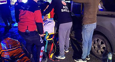 Anadolu Otoyolu'nda 3 araç birbirine girdi; 2 yaralı