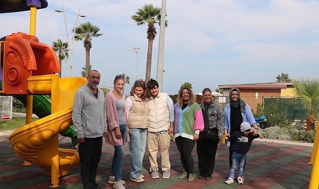 Anneler kurdukları dernek ile otizmli çocuklara umut oluyor