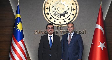 Bakan Kacır, Malezyalı mevkidaşı Kang ile görüştü