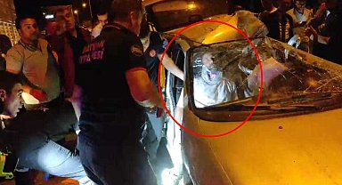 Batman'da otomobil, kamyonete arkadan çarptı: 1 ölü, 2 yaralı