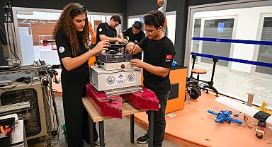 BAU Takımı, 'TEKNOFEST İnsansız Deniz Aracı' yarışmasında 'En Özgün Yazılım' ödülünü aldı