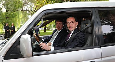 Belediye Başkanı Yazıcıoğlu, Erzincan'da merhum babası Recep Yazıcıoğlu'nun makam aracını kullandı