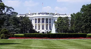 Beyaz Saray'dan, göçmenlerin ülkeye 'kötü genler' getirdiğini söyleyen Trump'a tepki