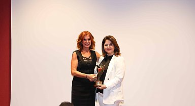 Biruni Üniversite Hastanesi Genel Müdürü Serap Kilerci Ulusal'a 'yılın yöneticisi' ödülü