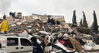 Depremde 76 kişinin öldüğü bina için 8 kamu görevlisine soruşturma