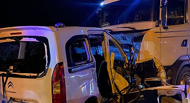 Diyarbakır'da 4 araç kazaya karıştı; 3 ölü, 2 yaralı