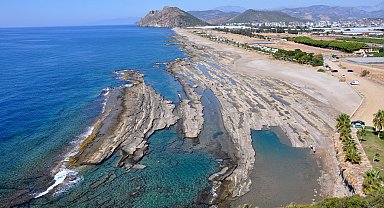 Doğal havuzlar hayran bırakıyor