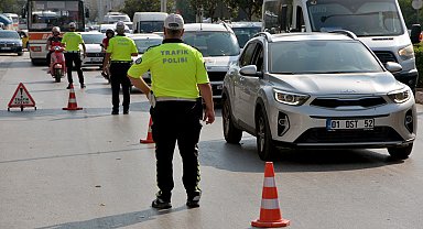 Dron destekli uygulamada yayalara yol vermeyen sürücülere 3 bin 135'er lira ceza