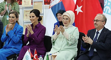 Emine Erdoğan, Belgrad'daki Türkiye Maarif Vakfının anaokulu öğrencileriyle bir araya geldi