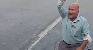 Engelli oğulları ile dolu otobüse binemeyen çift, aracın önüne geçip hareketine izin vermedi