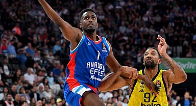 EuroLeague'de Türk derbisinde kazanan Fenerbahçe Beko