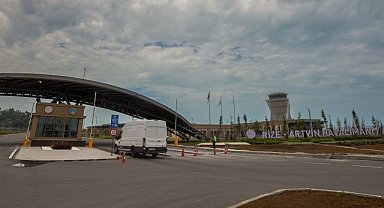 Havalimanına yıldırım düştü; personel şok geçirdi