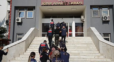 Iğdır'da 9 yıl önce 13 polisin şehit edilmesiyle ilgili gözaltına alınan 8 şüpheli adliyede