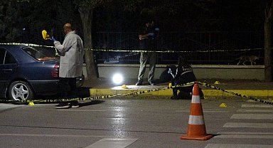 İş yeri önünde silahlı saldırı: 2 yaralı