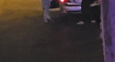 İstanbul - Arnavutköy'de sokak ortasında kadını yumrukladı, bekçiler kurtardı