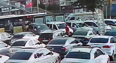 İstanbul- Avcılar'da otobüs şoförü direksiyon başında fenalaştı