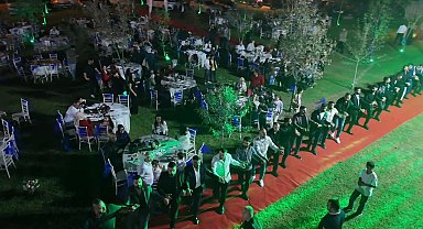 İstanbul - Çekmeköy'deki sünnet düğününde 3 milyonluk takı; 11 kişi saydı, valizle taşındı