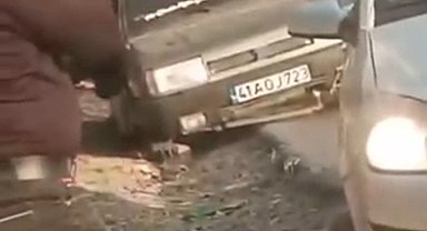 İstanbul- Esenler'de otoyol kenarında kadına şiddet kamerada