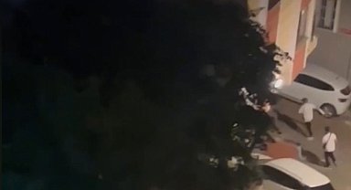 İstanbul- Kağıthane'de gece yarısı havaya ateş açan 2 şüpheli kamerada